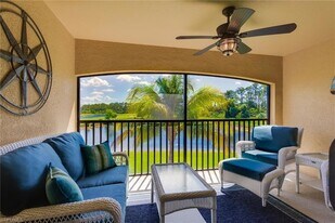 9836 Venezia Cir, Unit 922 in Naples, FL - Building Photo