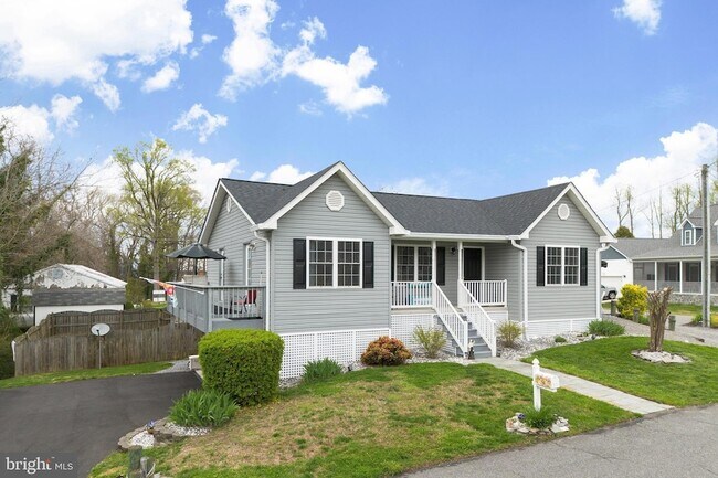 6117 Riverview Dr in King George, VA - Foto de edificio - Building Photo