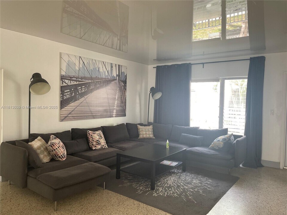865 80th St in Miami Beach, FL - Building Photo