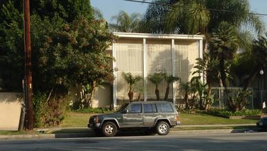 504 S Barranca Ave in Covina, CA - Foto de edificio - Building Photo