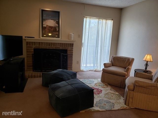 1901 Holleman Dr W-Unit -Apt 510 in College Station, TX - Building Photo