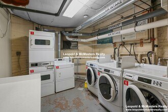 36 Winchester St, Unit 5 in Brookline, MA - Building Photo - Building Photo