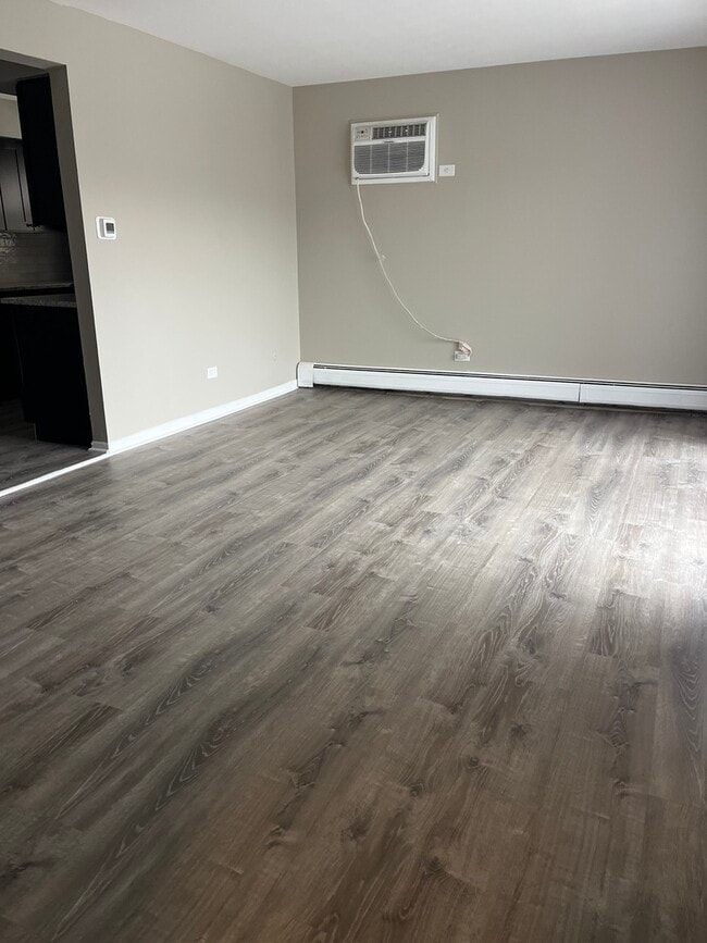 7041 99th St in Chicago Ridge, IL - Building Photo - Building Photo