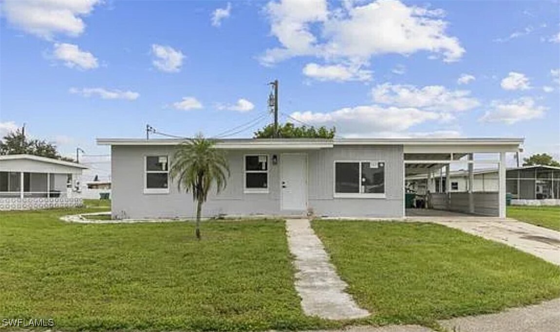 2360 Ednor St in Port Charlotte, FL - Building Photo