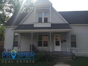 908 S Farwell St in Eau Claire, WI - Building Photo - Building Photo