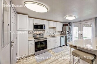 5606 Roberts Dr in Atlanta, GA - Building Photo - Building Photo