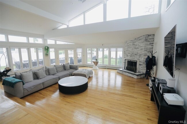 4488 Merrick Rd in Massapequa, NY - Building Photo - Building Photo