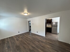 330 Broadway Blvd in Reno, NV - Building Photo - Interior Photo