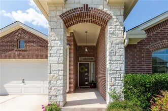 16905 Bridgefarmer Blvd in Pflugerville, TX - Building Photo - Building Photo