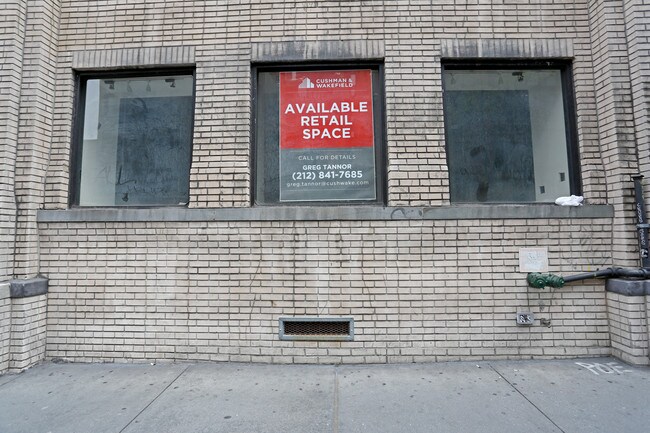 139-143 W 19th St in New York, NY - Building Photo - Building Photo