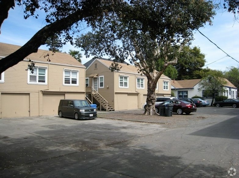 713-719 Mendocino Ave in Santa Rosa, CA - Building Photo