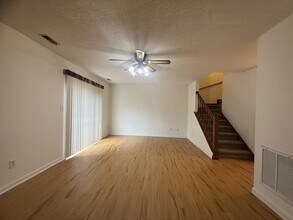 4117 The Oaks Dr in Raleigh, NC - Building Photo - Building Photo