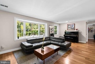 5801 Devonshire Dr in Bethesda, MD - Building Photo - Building Photo