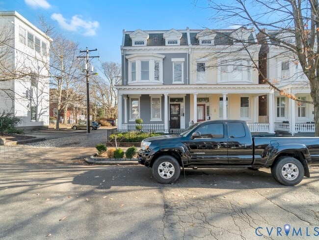 property at 117 N Vine St