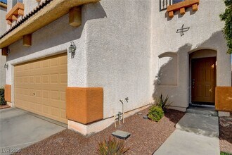 5066 Silent Valley Ct in Las Vegas, NV - Building Photo - Building Photo