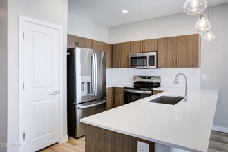 6318 S 47th Dr in Phoenix, AZ - Building Photo - Building Photo