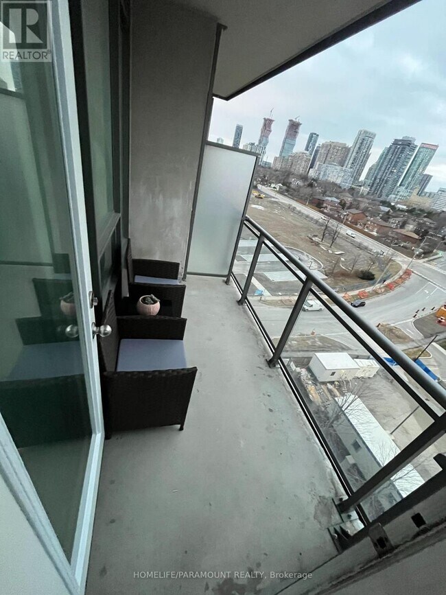 3525 Kariya Dr in Mississauga, ON - Building Photo - Building Photo