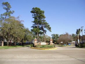 16120 Stuebner Airline Rd in Spring, TX - Building Photo - Building Photo