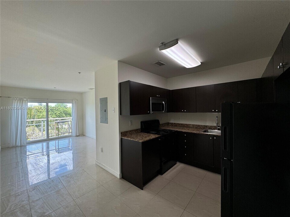 529 NE 62nd St in Miami, FL - Building Photo
