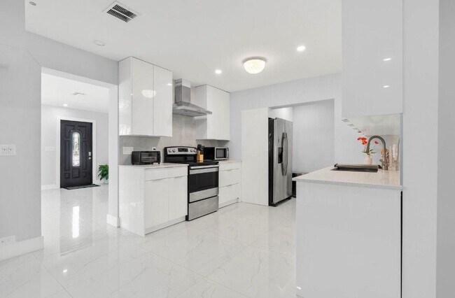 255 Glouchester St in Boca Raton, FL - Building Photo - Building Photo