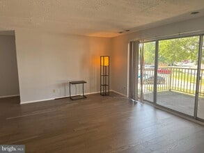2600 Indian Dr, Unit 2B in Alexandria, VA - Foto de edificio - Building Photo