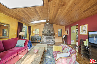 809 Basin Dr in Topanga, CA - Building Photo - Building Photo