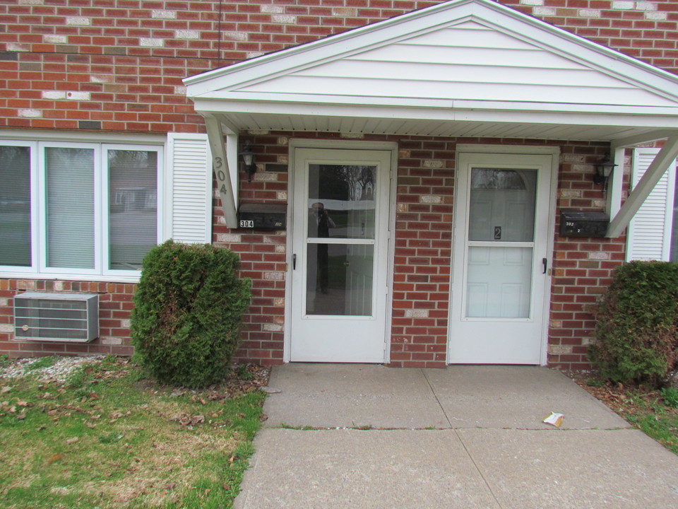 Cedarwood Apartments in Rome, NY - Building Photo