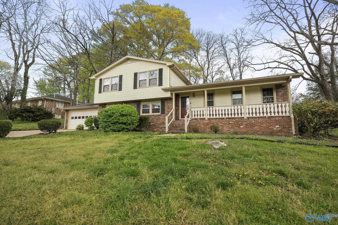 7613 Peacock Dr SW in Huntsville, AL - Building Photo