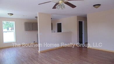 403 Lenoir St in Sweetwater, TN - Foto de edificio - Building Photo