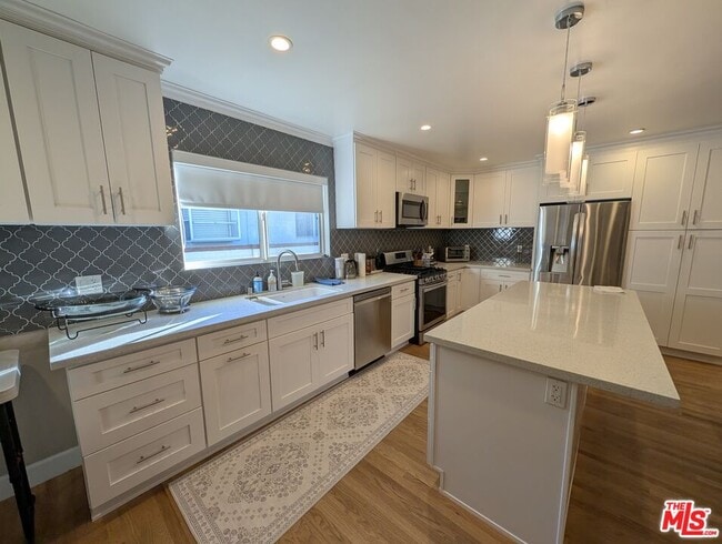 property at 5768 Graves Ave