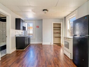 418 11th St in Beaver Falls, PA - Building Photo - Building Photo