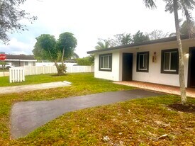 1801 NE 25th Ave in Pompano Beach, FL - Building Photo