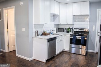 444 Sunset Ave NW in Atlanta, GA - Building Photo - Building Photo