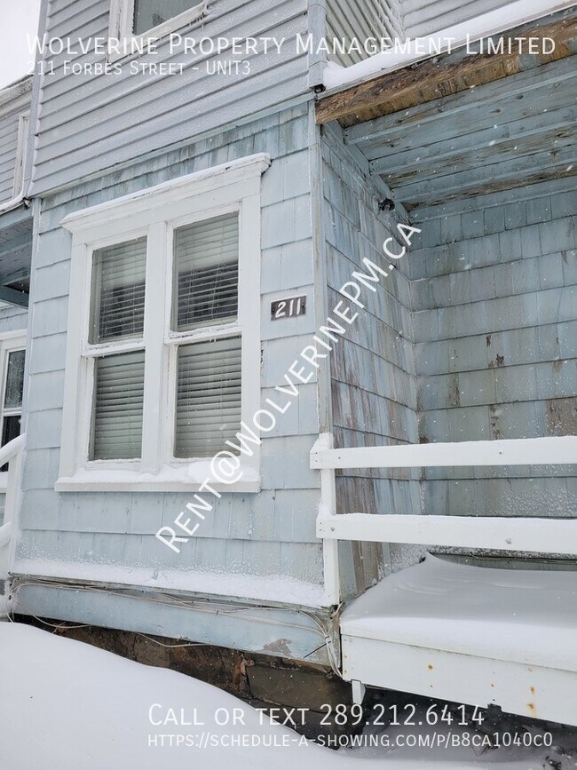 211 Forbes St in New Glasgow, NS - Building Photo - Building Photo