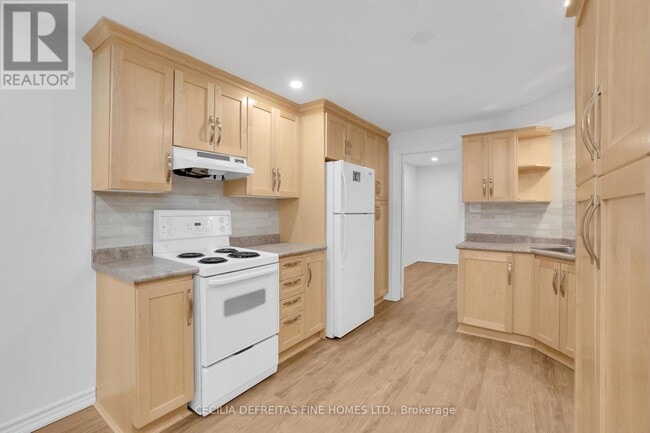 40 Venetian Crescent in Vaughan, ON - Building Photo - Building Photo