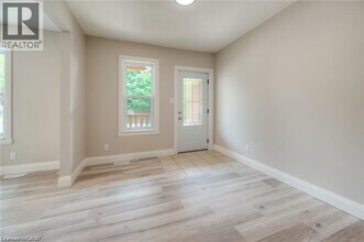 58 Cedar St N in Kitchener, ON - Building Photo - Building Photo