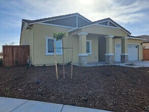 1705 Butterfly Ln in Dixon, CA - Building Photo - Building Photo