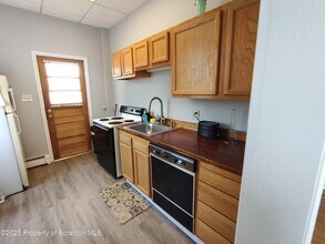 1019 Delaware St in Scranton, PA - Building Photo - Building Photo