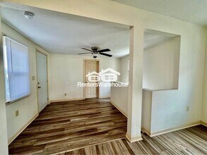 703 Prairie St in Adel, IA - Building Photo - Building Photo