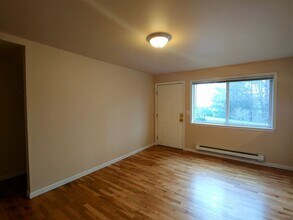 800 NE 40th St in Seattle, WA - Building Photo - Building Photo