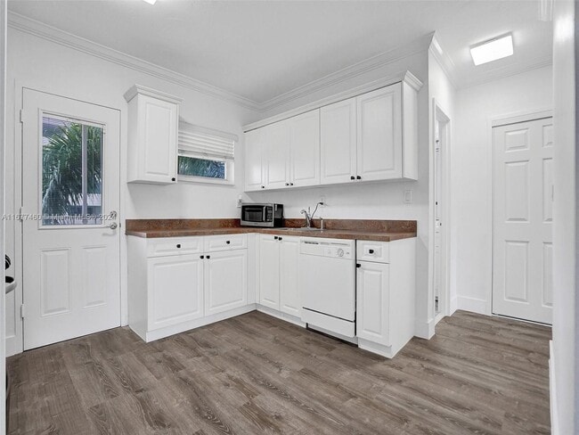 property at 1300 Lincoln Rd