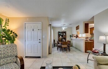 6932 Kilgore Dr, Unit A in Las Vegas, NV - Building Photo - Building Photo