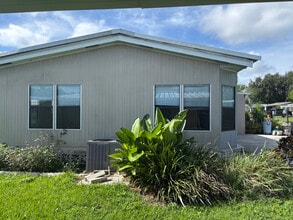 5310 Ixora St in Zephyrhills, FL - Foto de edificio - Building Photo