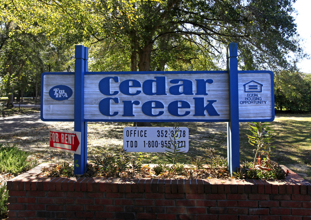 Cedar Creek Apartments in Cottondale, FL - Building Photo