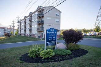 135 Reynolds St in Fredericton, NB - Building Photo - Building Photo