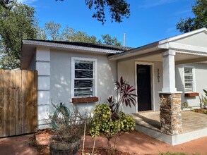 3203 W Hartnett Ave in Tampa, FL - Foto de edificio - Building Photo