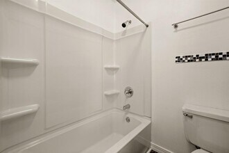 210 W 38th St in Austin, TX - Building Photo - Building Photo