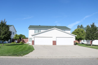 White Willows in West Fargo, ND - Building Photo - Building Photo