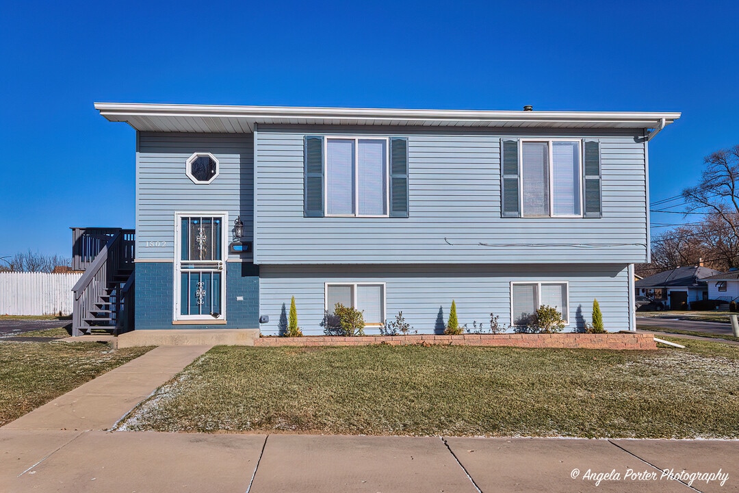 1802-1811 11th St in Waukegan, IL - Building Photo