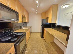 60 Longwood Ave, Unit 801 in Brookline, MA - Building Photo - Building Photo